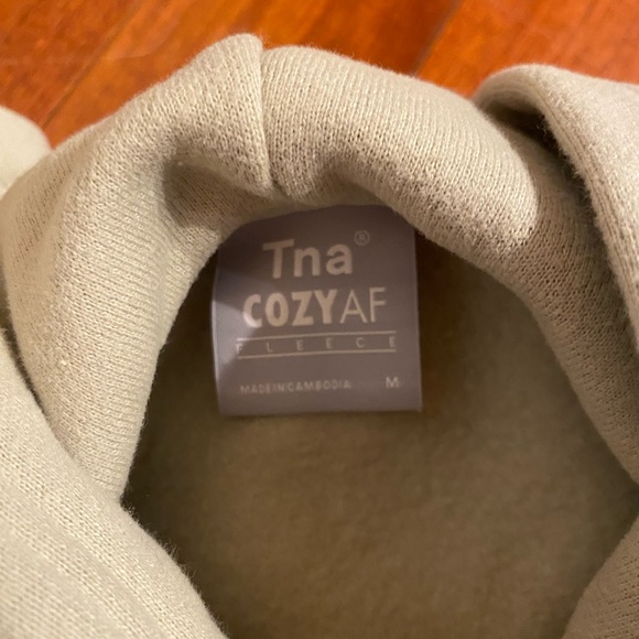TNA SWEATSET (cozy fleece cropped hoodie with matching sweatpants) - Picture 8 of 9
